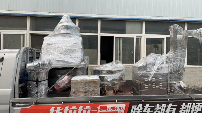 真空上料機、無塵投料站、旋振篩發(fā)貨