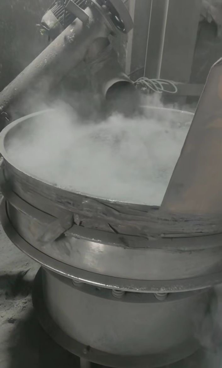 用了10年的振動(dòng)篩客戶(hù)，還可以再戰(zhàn)10年！ 給客戶(hù)創(chuàng)造更多價(jià)值，擴(kuò)產(chǎn)了要再?gòu)?fù)購(gòu)一臺(tái)！